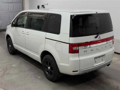 Mitsubishi DELICA D5