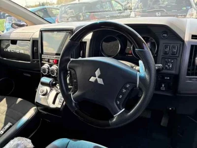 Mitsubishi DELICA D5