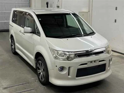 Mitsubishi DELICA D5