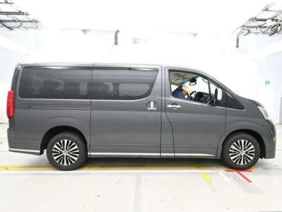 Toyota GranAce