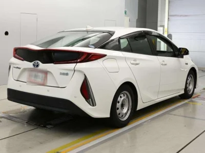 Toyota Prius PHV