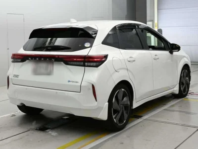 Nissan AURA
