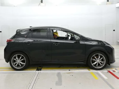 Nissan AURA