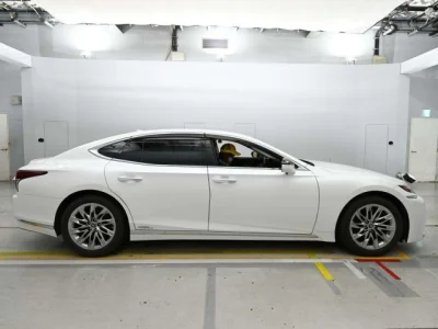 Lexus LS500h