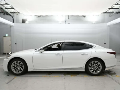Lexus LS500h