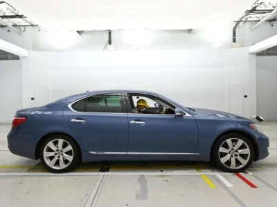 Lexus LS600h