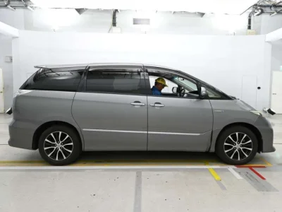 Toyota Estima Hybrid