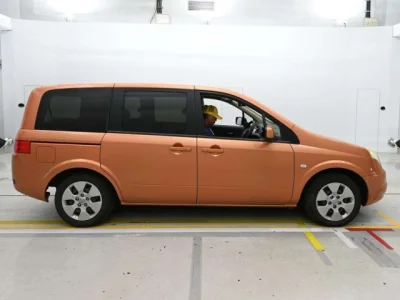 Nissan LAFESTA