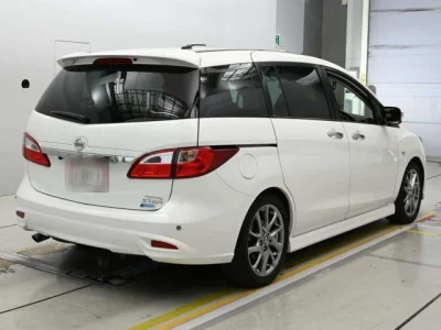 Nissan LAFESTA