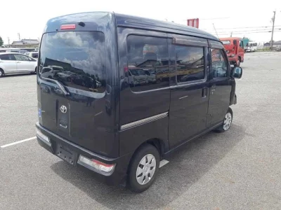 Toyota Pixis Van