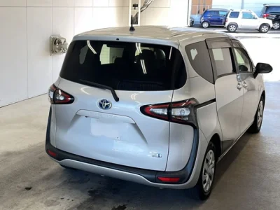 Toyota Sienta