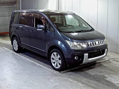 Mitsubishi DELICA D5