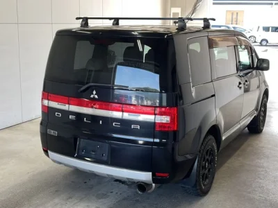 Mitsubishi DELICA D5