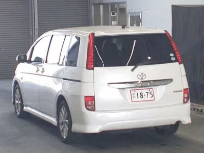 Toyota Isis