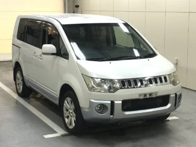 Mitsubishi DELICA D5