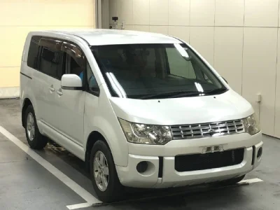 Mitsubishi DELICA D5