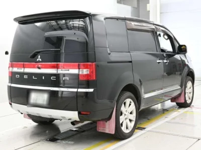 Mitsubishi DELICA D5