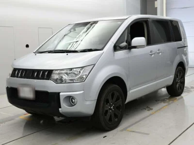 Mitsubishi DELICA D5