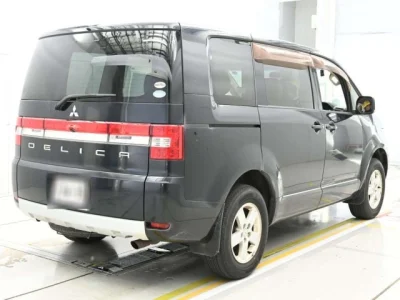 Mitsubishi DELICA D5