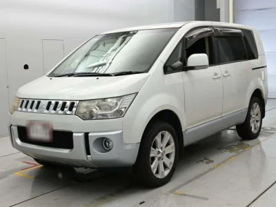 Mitsubishi DELICA D5