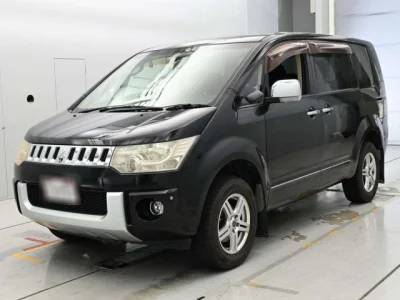 Mitsubishi DELICA D5