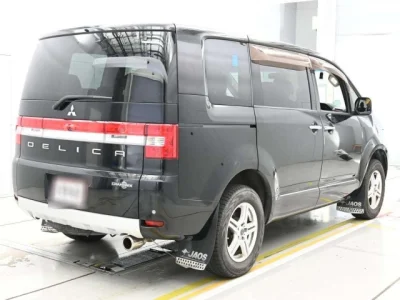 Mitsubishi DELICA D5