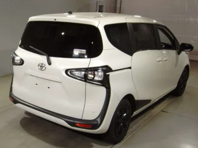 Toyota Sienta
