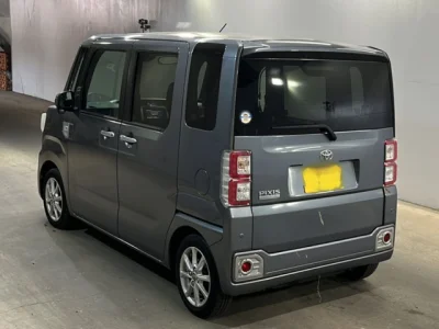 Toyota Pixis Mega