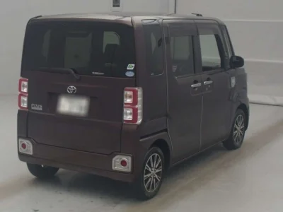 Toyota Pixis Mega