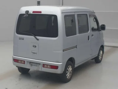 Toyota Pixis Van