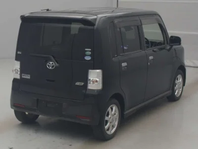 Toyota Pixis Space