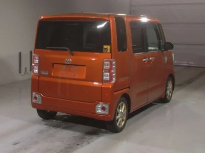 Toyota Pixis Mega