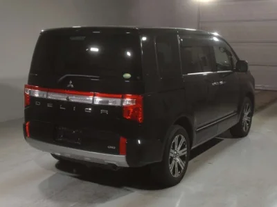 Mitsubishi DELICA D5