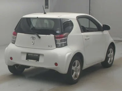 Toyota iQ