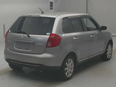Mazda VERISA