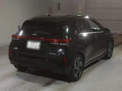 Nissan AURA