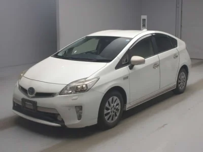 Toyota Prius PHV