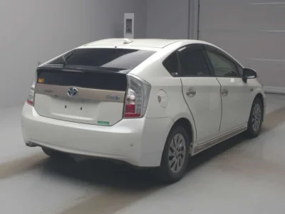 Toyota Prius PHV