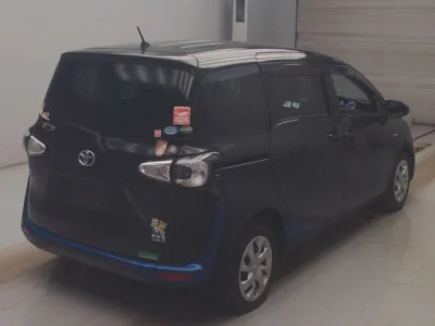 Toyota Sienta