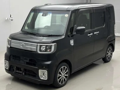 Toyota Pixis Mega