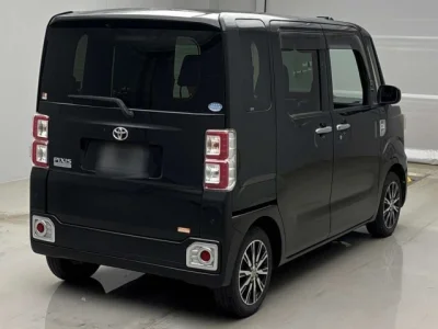 Toyota Pixis Mega