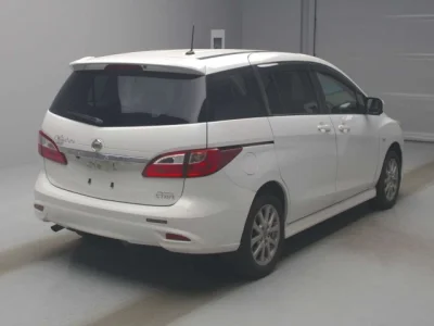 Nissan LAFESTA