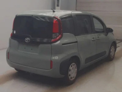 Toyota Sienta