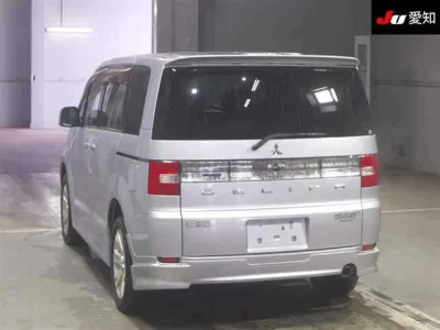 Mitsubishi DELICA D5
