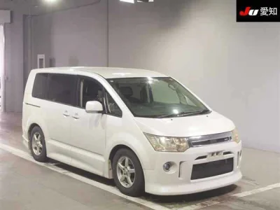 Mitsubishi DELICA D5