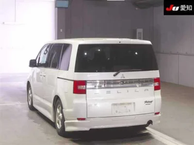 Mitsubishi DELICA D5
