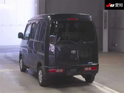 Toyota Pixis Van