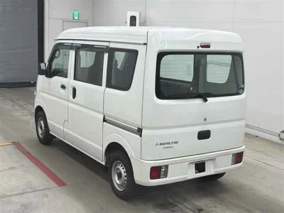 Mitsubishi Minicab Van