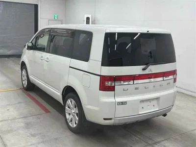 Mitsubishi DELICA D5