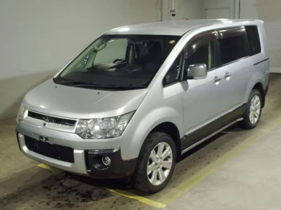 Mitsubishi DELICA D5